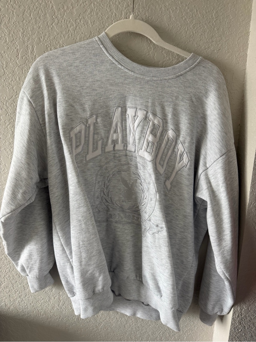 Playboy Light Gray Crewneck Sweatshirt
Size small but fits oversized